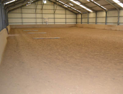 photo de la piste interieur du manege le mont garni